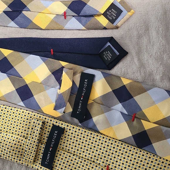 Set of Tommy Hilfigure ties - Picture 3 of 4